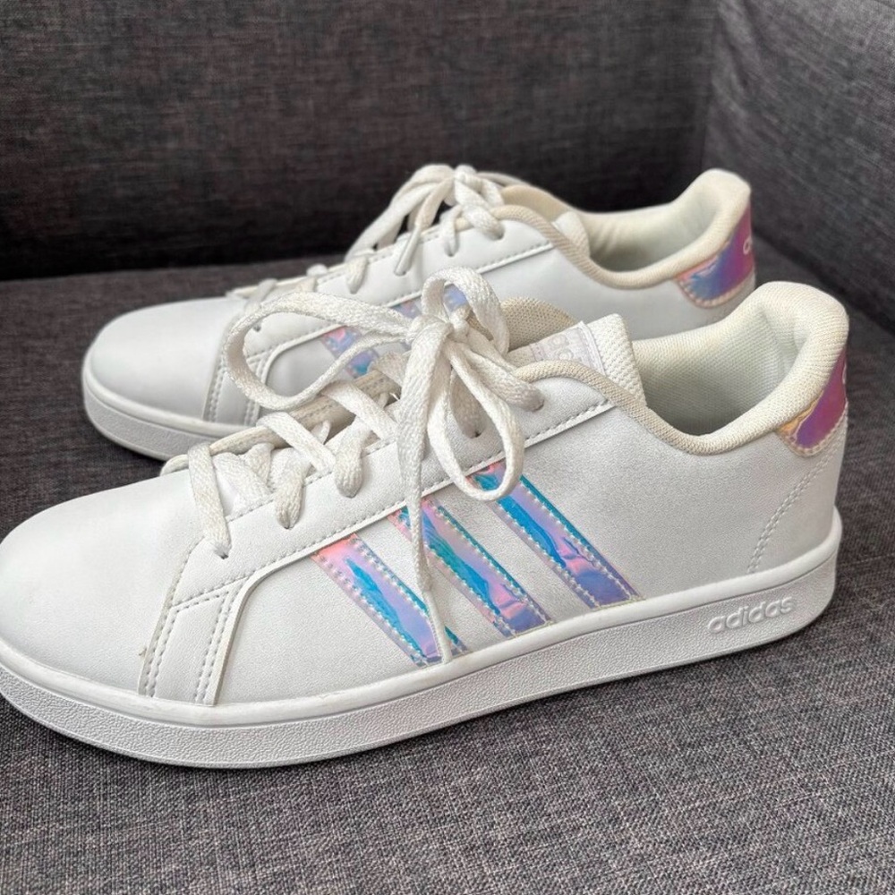 Adidas Women’s Grand Court 2.0 Size 5